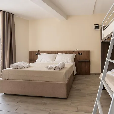 La Dimora Aragonese Bed & Breakfast 3*
